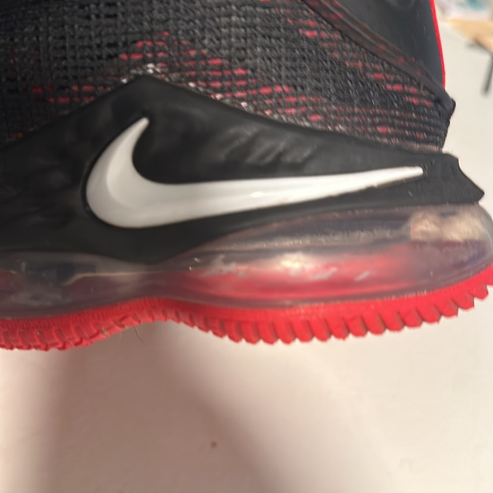 Use Nike  8. SOLD - Picture 3 of 6